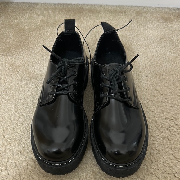 Jellypop Black Platform Shoes with Classic Design - Picture 1 of 5
